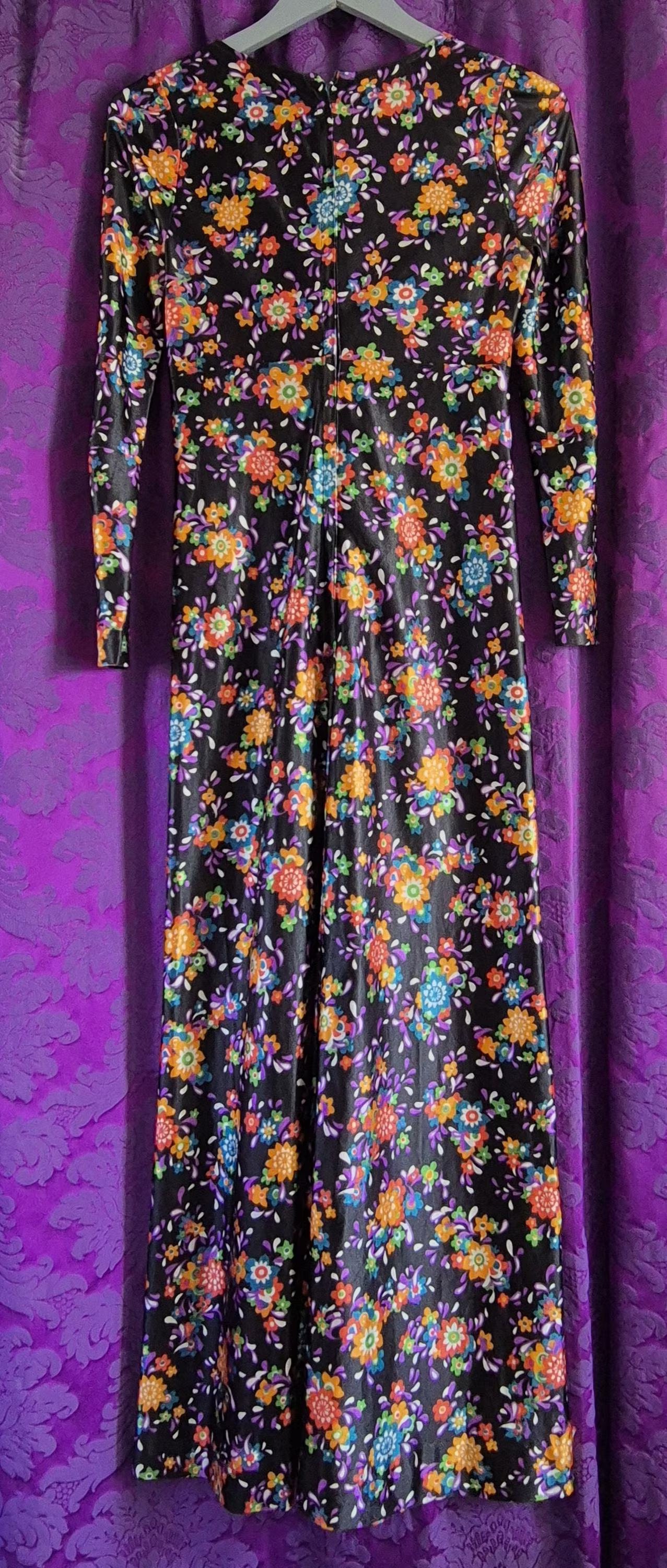 Vintage 1970s Keyhole Neckline Floral Maxi Dress