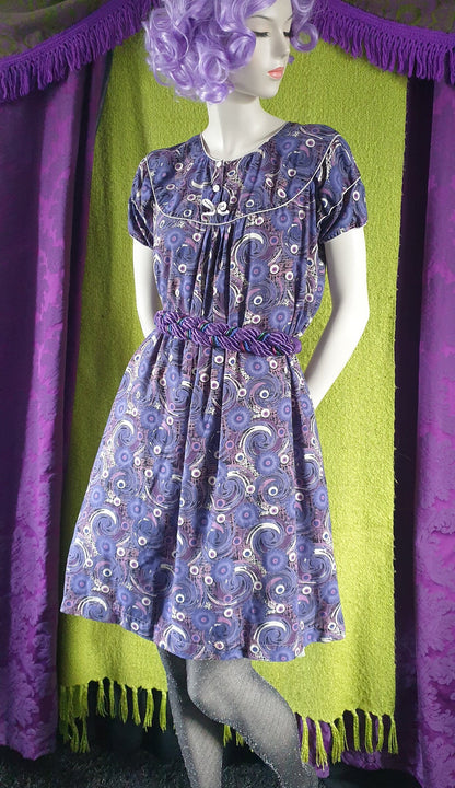 Vintage 1960s Violet Floral Swirls Print Nightdress