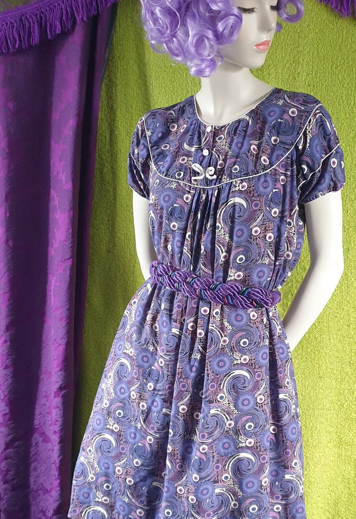 Vintage 1960s Violet Floral Swirls Print Nightdress