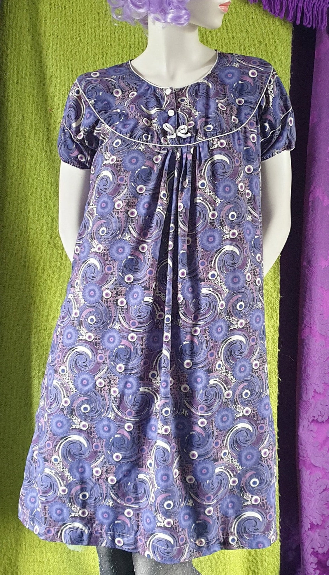 Vintage 1960s Violet Floral Swirls Print Nightdress