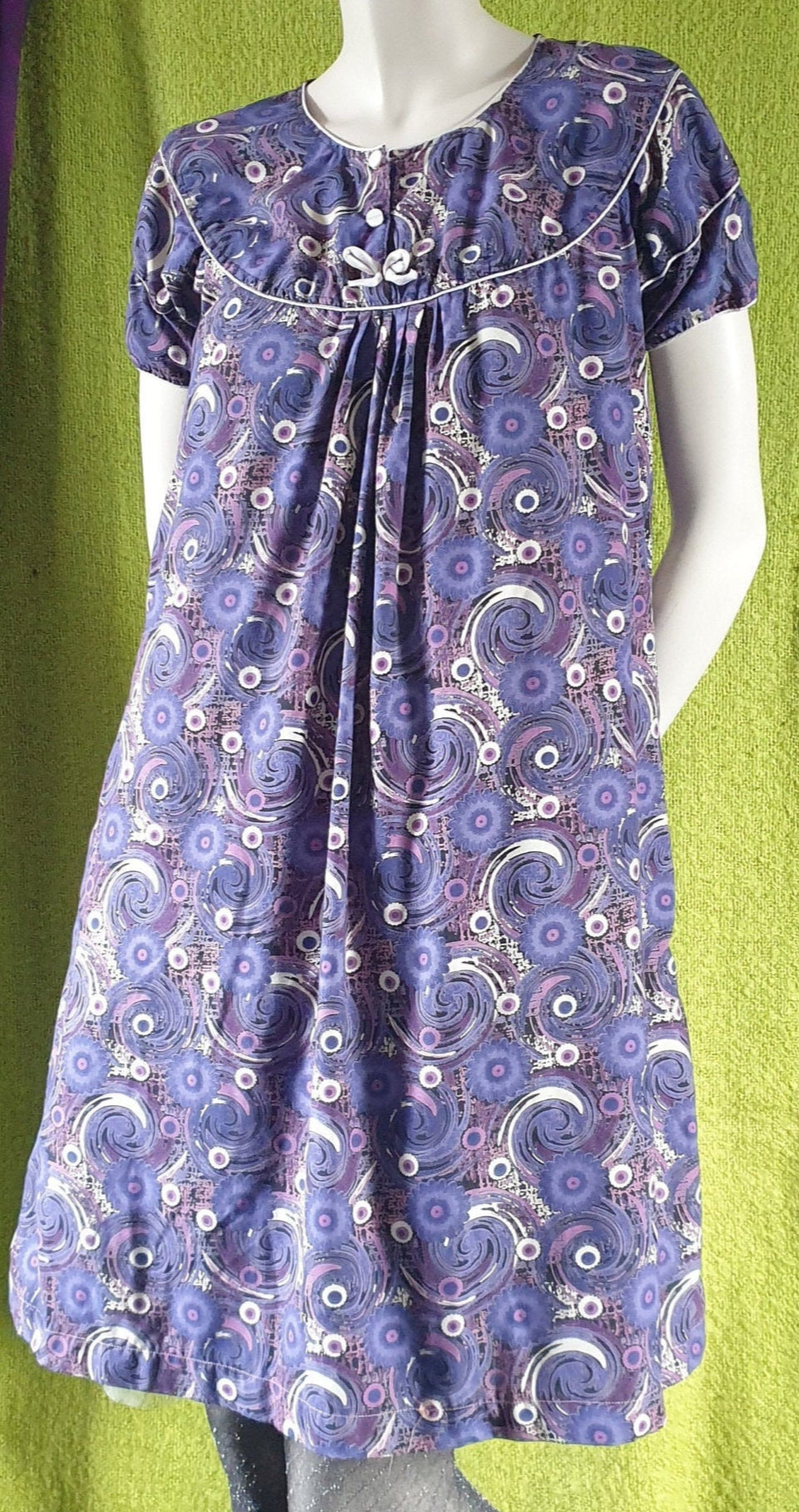 Vintage 1960s Violet Floral Swirls Print Nightdress