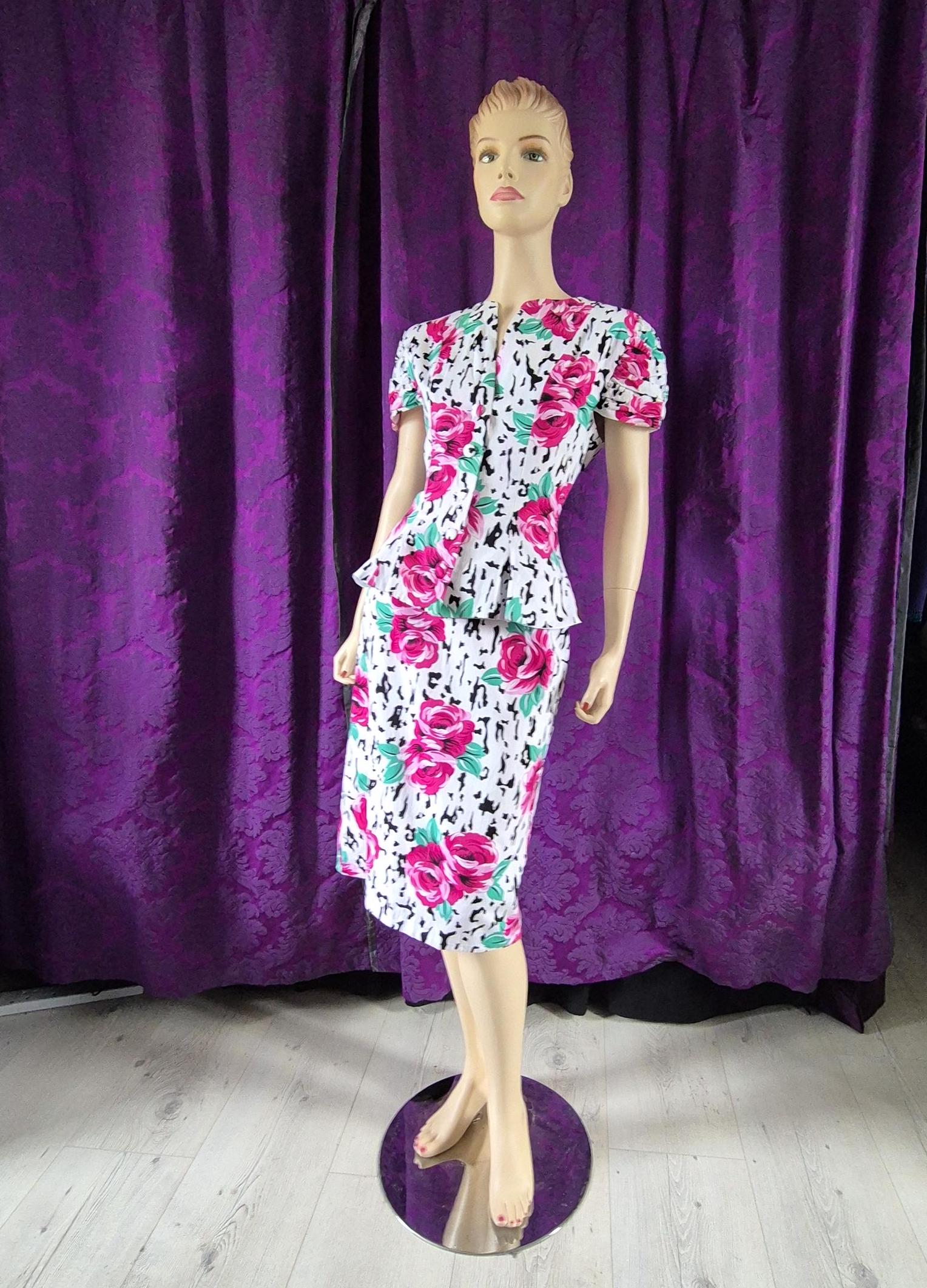Vintage 1990s Gina Bacconi Cotton Rose Print Suit - Peplum Jacket & Pencil Skirt