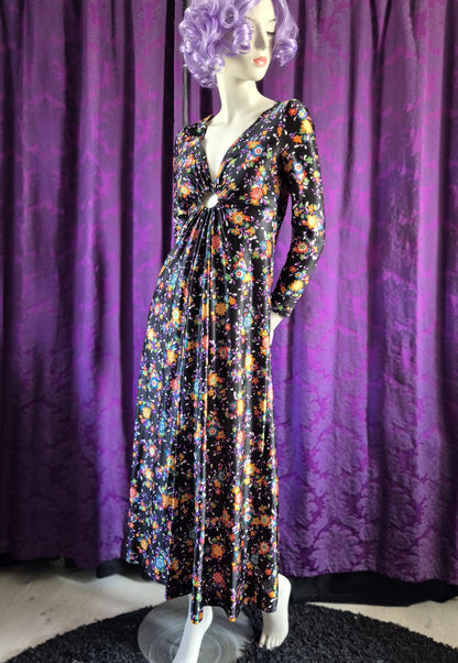 Vintage 1970s Keyhole Neckline Floral Maxi Dress
